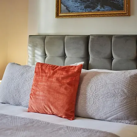 Host & - Isla Holiday home *