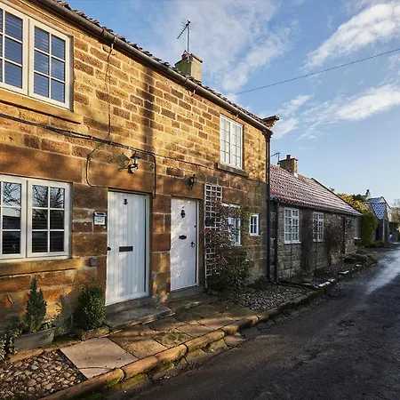 Host & - Isla * Osmotherley (North Yorkshire)